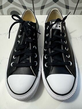 Converse Chuck Taylor All Star Platform Leather – Black/White – Women’s 8 – NEW